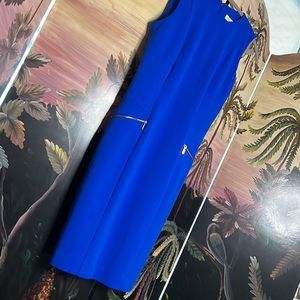 🦋Royal Blue Calvin Klein size 2 dress with a gold accents🦋